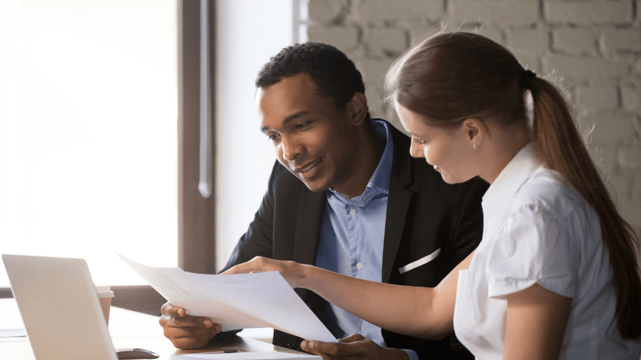 2 business consultants working together | Scott Legal, P.C. 2 business consultants working together