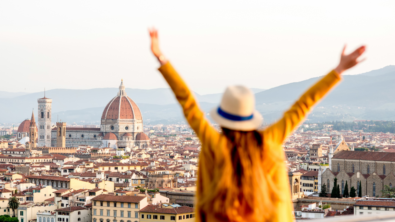 A woman travelling the world | Scott Legal, P.C. A woman travelling the world